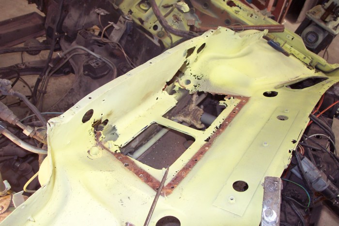 Mercedes-380SL-convertible-rust-repairs-vehicle-restoration-auto-body-building-custom-fabrication-vintage-car-Farrace-restoration-plenum-chamber-rust-autoresto.com.au